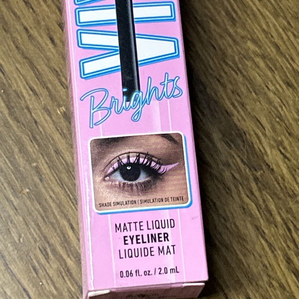 NYX PROFESSIONAL MAKEUP Vivid Brights Liquid Eyeliner Liner - 09 Sneaky‎ Pink - Picture 2 of 5